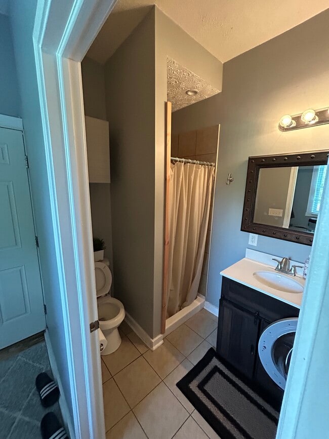 first floor bathroom - 310 S Champion Ave