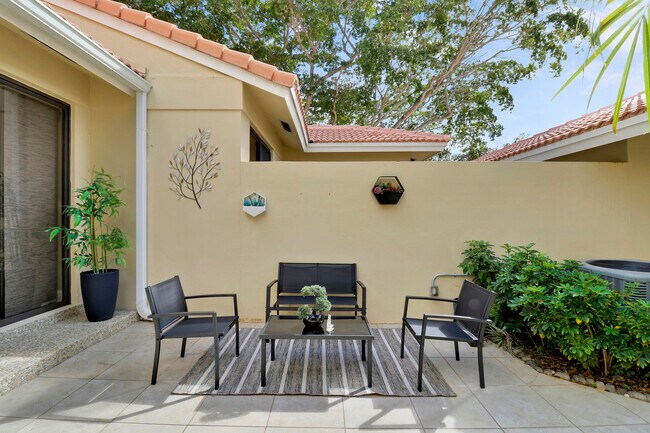 Foto del edificio - 204 Old Meadow Way