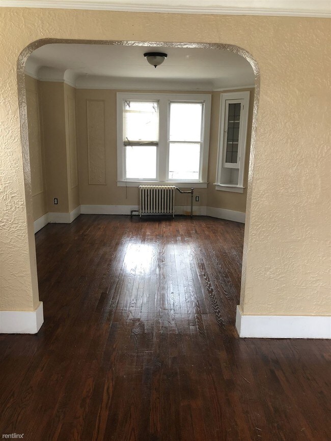 Building Photo - 3 br, 1.5 bath House - 15705 Minock St