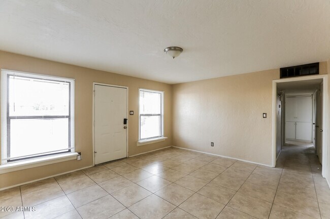 Foto del edificio - 3349 W Thomas Rd