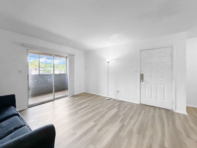 Foto del edificio - 1400 Gandy Blvd N