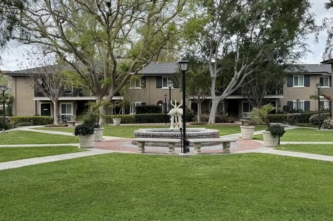 Foto del edificio - Newly Renovated 1 Bedroom Unit only 10 minutes from Disneyland