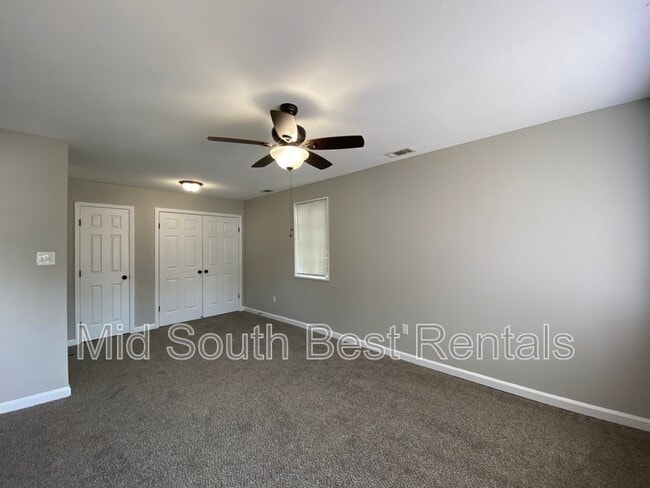 Building Photo - 2784 Lola Ave