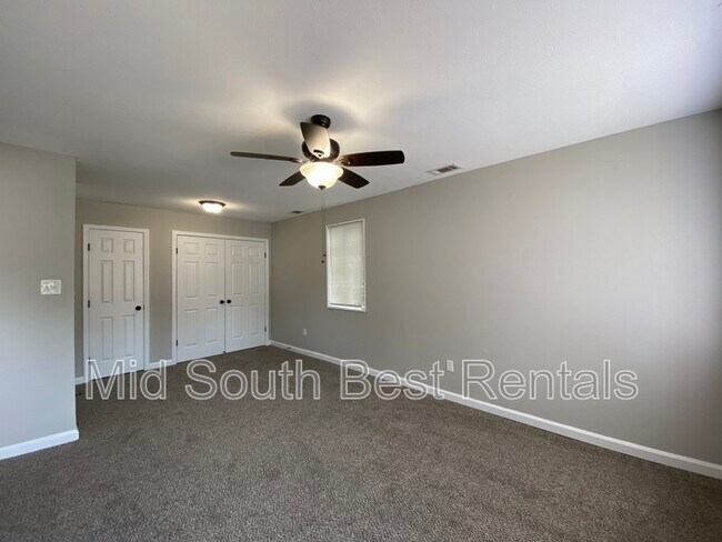 Foto del edificio - 2784 Lola Ave