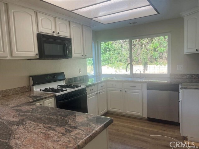 Building Photo - 1246 Kinglake Dr