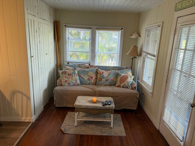 Foto del edificio - 4410 NE Indian River Dr