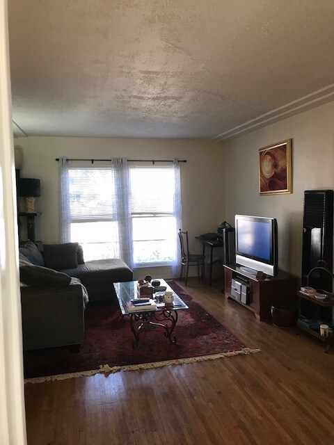 Foto del edificio - 346 N Curson Ave