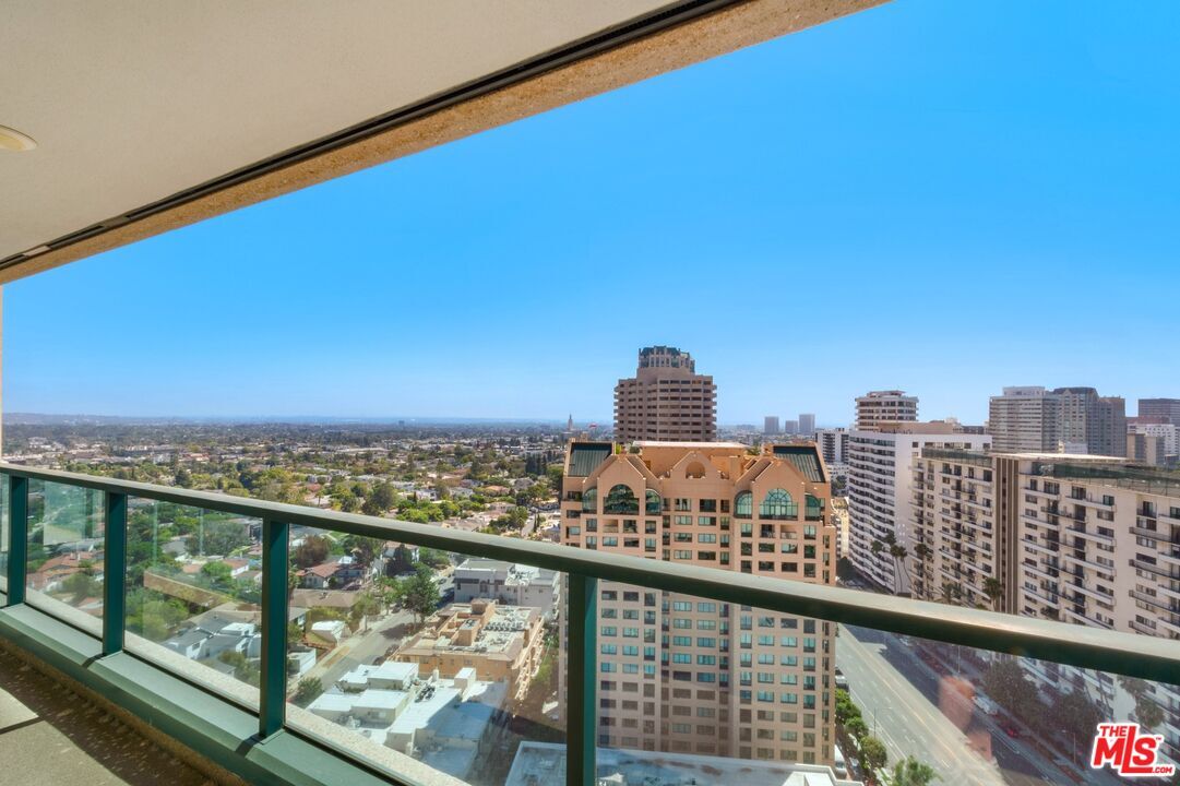 Primary Photo - 10490 Wilshire Blvd