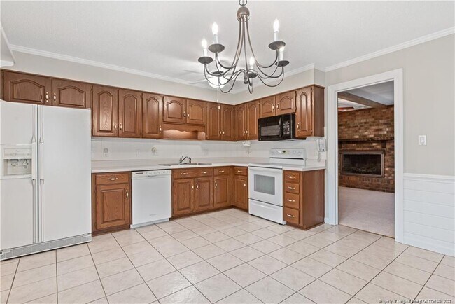 Building Photo - 501 Bloomfield Dr