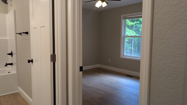 Building Photo - 3 Woodland Hills Dr