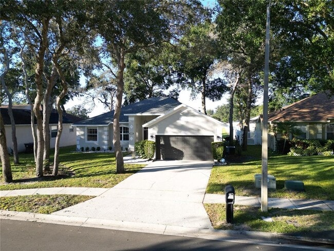 Building Photo - 2560 Tall Maple Loop