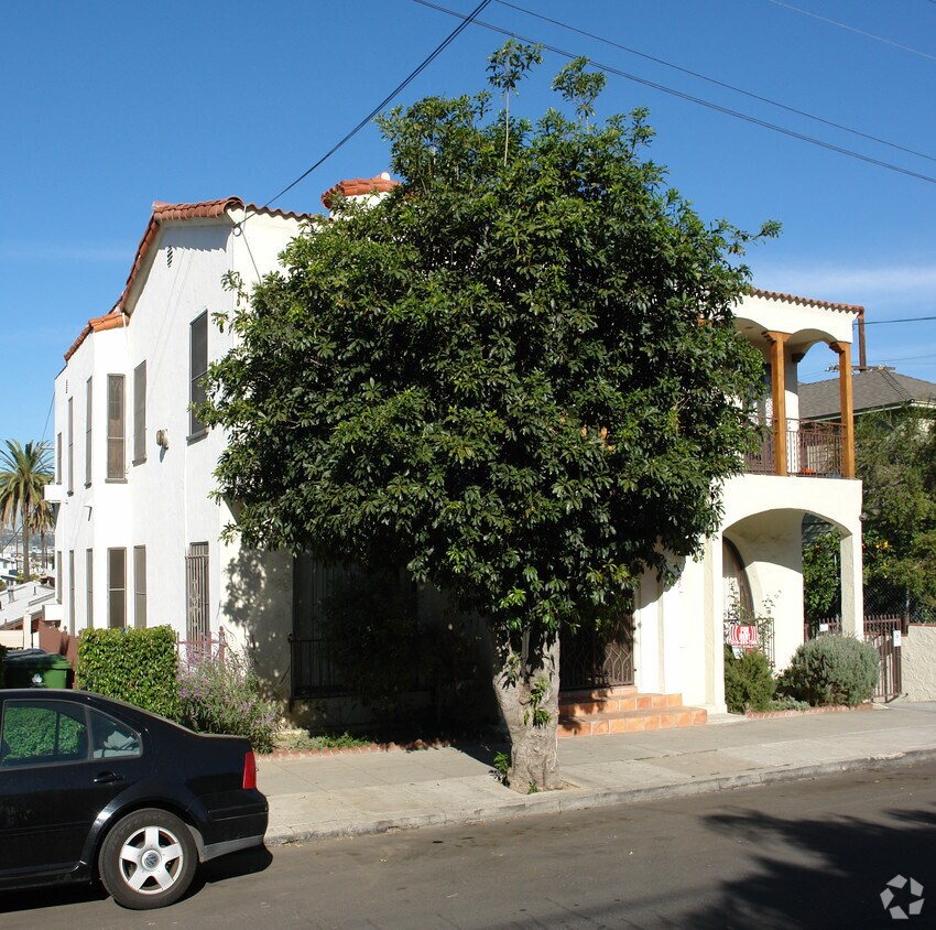 Building Photo - 977-979 Hyperion Ave