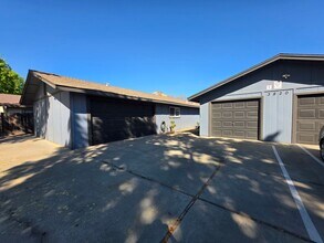 Building Photo - 3820 Gareth Ln