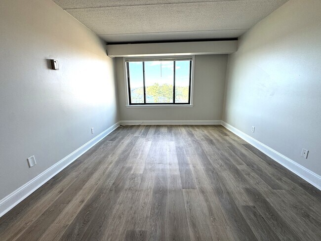 Foto del edificio - 1500 Worcester Rd