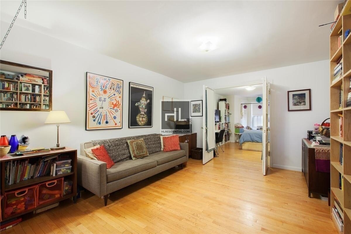 Primary Photo - 761 Union St