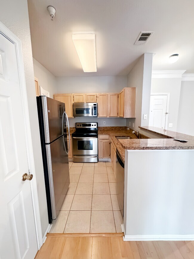 Foto del edificio - 1591 Spring Gate Dr.