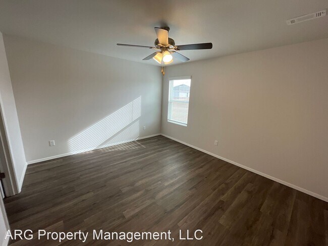 Building Photo - 3 br, 2 bath House - 3300 E Jacob Lane