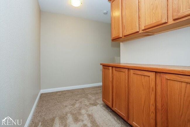 Building Photo - 2605 Mango Bay Ave