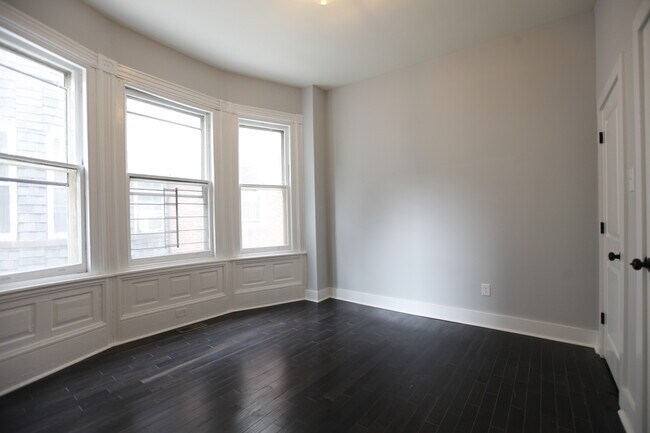 Building Photo - 4921 Cedar Ave