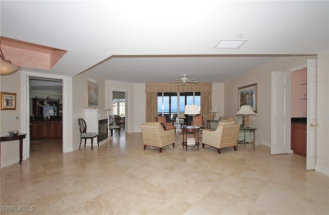 Building Photo - 8787 Bay Colony Dr