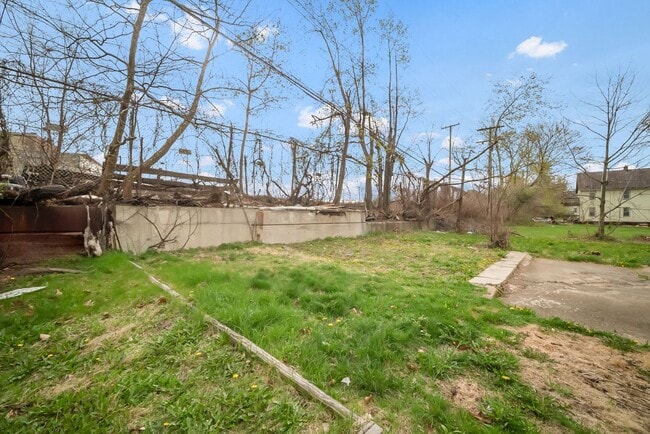 Building Photo - 1141 E 148th St