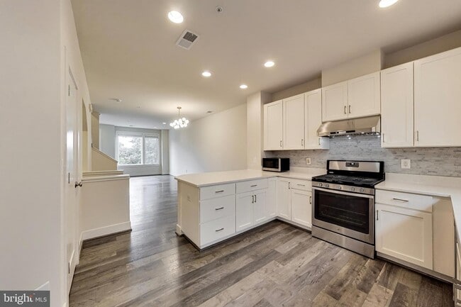 Photo - 16616 Crabbs Branch Way Unit Townhome