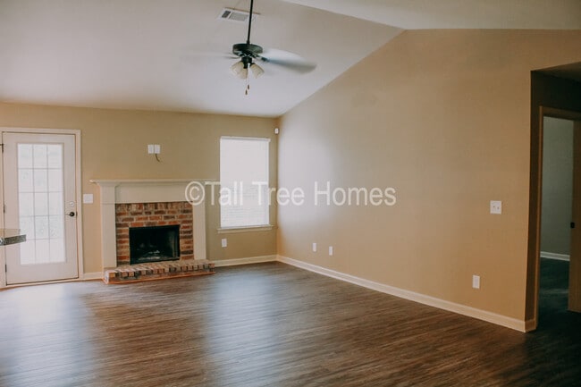 Building Photo - 635 Hope Way