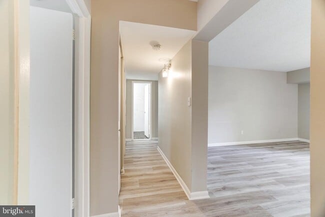 Building Photo - 2242 Castle Rock Square
