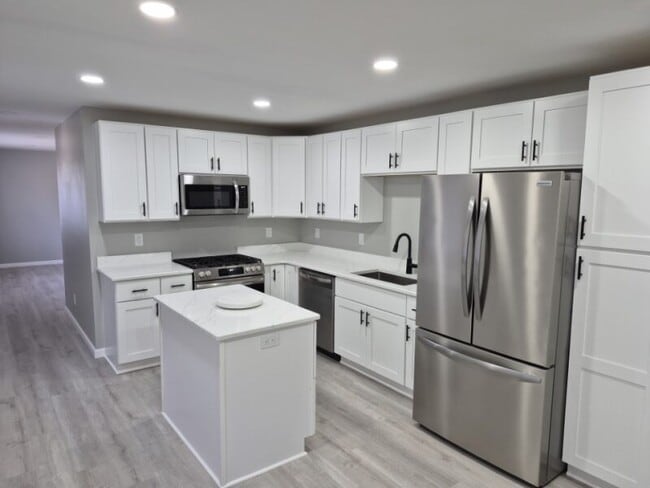 Building Photo - 35047 Harroun St