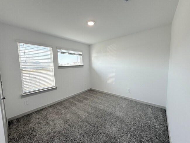 Foto del edificio - 28930 Yampa Mill Ln