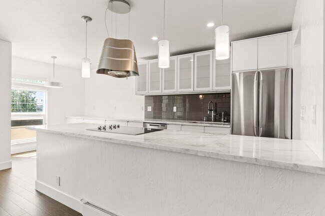Foto del edificio - Modern Sanctuary with High-End Upgrades