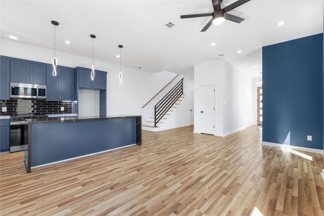 Foto del edificio - 5406 Longmeadow St