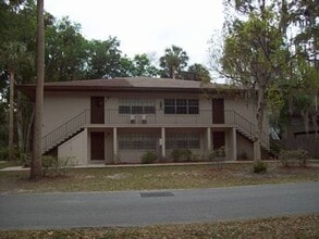 Building Photo - 825 SE 9th St