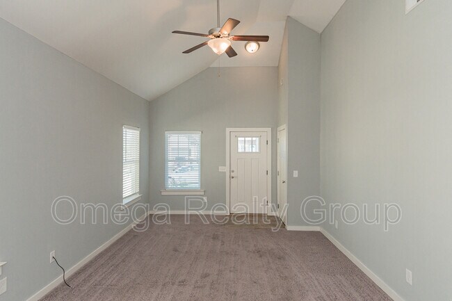 Building Photo - 846 Kent Dr