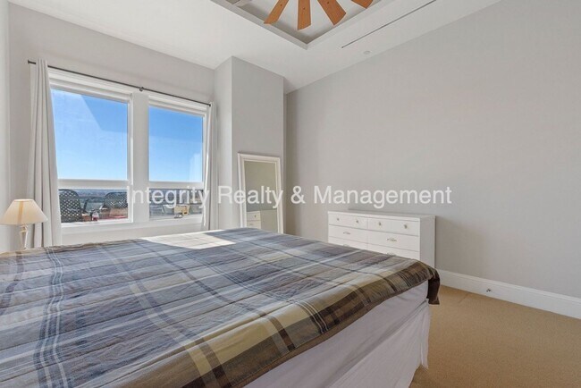 Building Photo - 1 Bed/1 Bath, 916 Sqft - 5455 Landmark PL