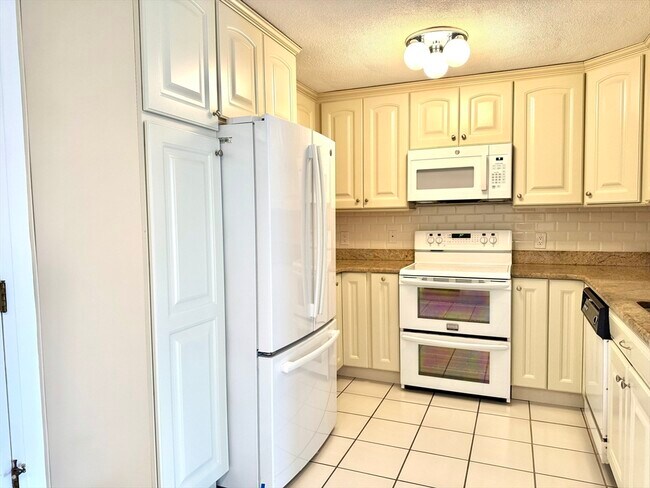 Foto del edificio - 395 Revere Beach Pkwy