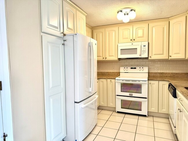 Building Photo - 395 Revere Beach Pkwy