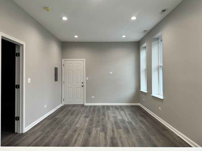 Foto del edificio - 2361 S Whipple St