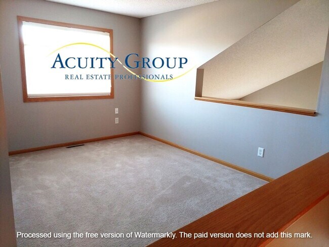 Building Photo - 2BR, 2BA End-Unit Townhome for Rent