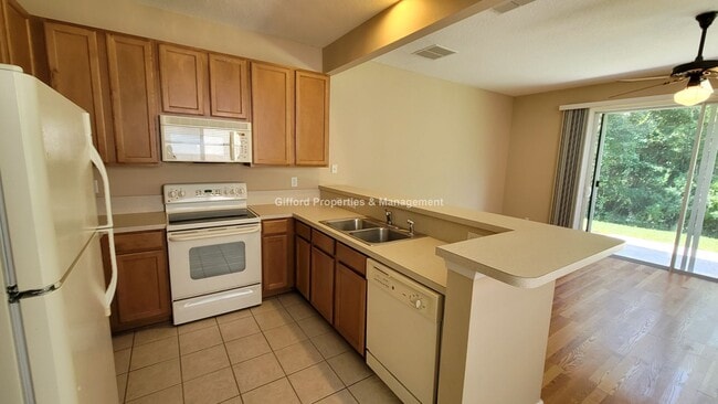 Foto del edificio - Beautiful Stonefield at Bartram Park Townhome