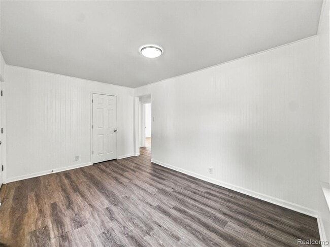 Building Photo - 2223 E Bergin Ave