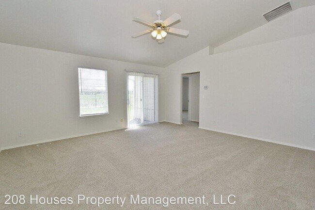 Foto del edificio - 3 br, 2 bath House - 1084 N. Maura Ave