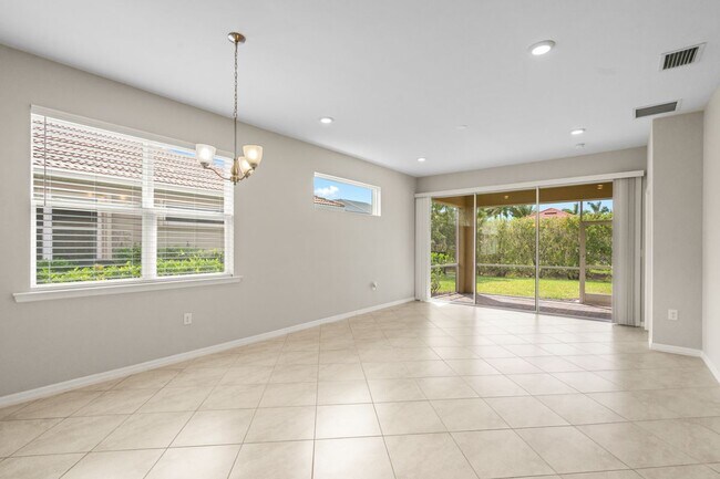 Foto del edificio - 4443 Dutchess Park Rd