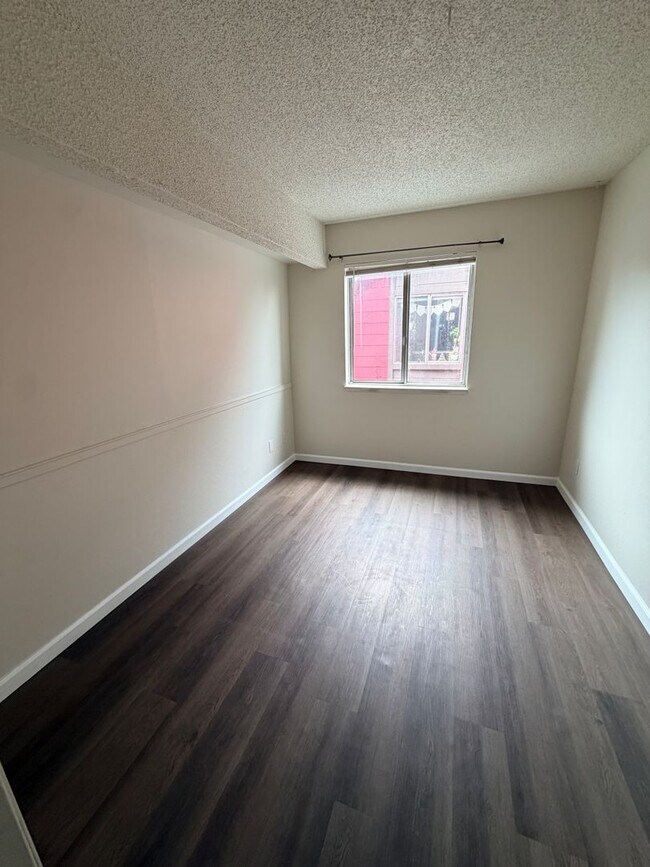 Building Photo - 1200 S Riordan Ranch St