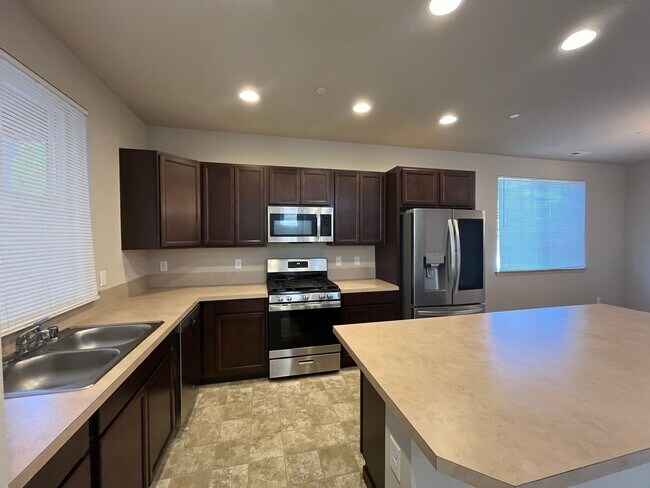 Building Photo - Beautiful Home Close to Manette, The YMCA,...