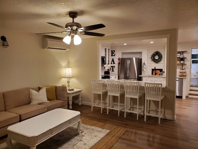Foto del edificio - 220 N Rapid Creek Rd