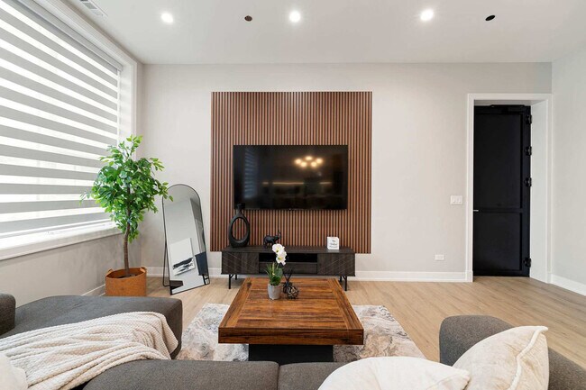 Foto del edificio - 801 S Western Ave