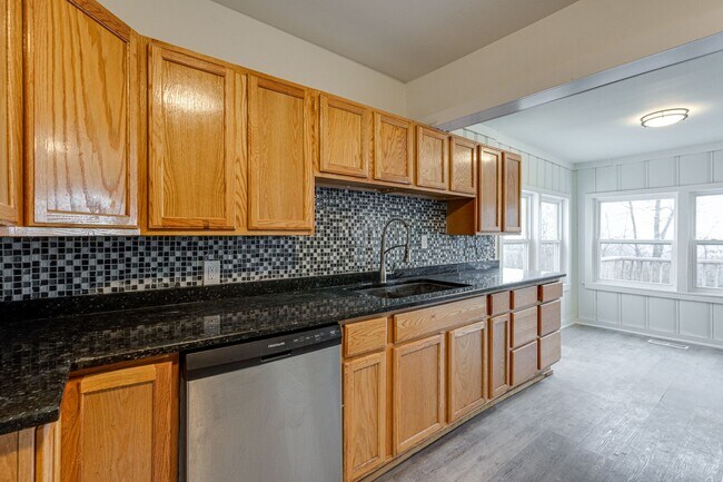 Building Photo - Newly renovated Home in the heart of East ...