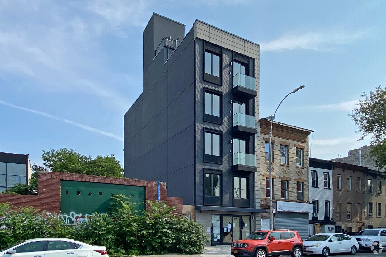 Building Photo - 641 Dekalb Ave