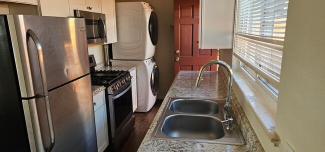 Remodel kitchen - 3385 W Virginia Ave